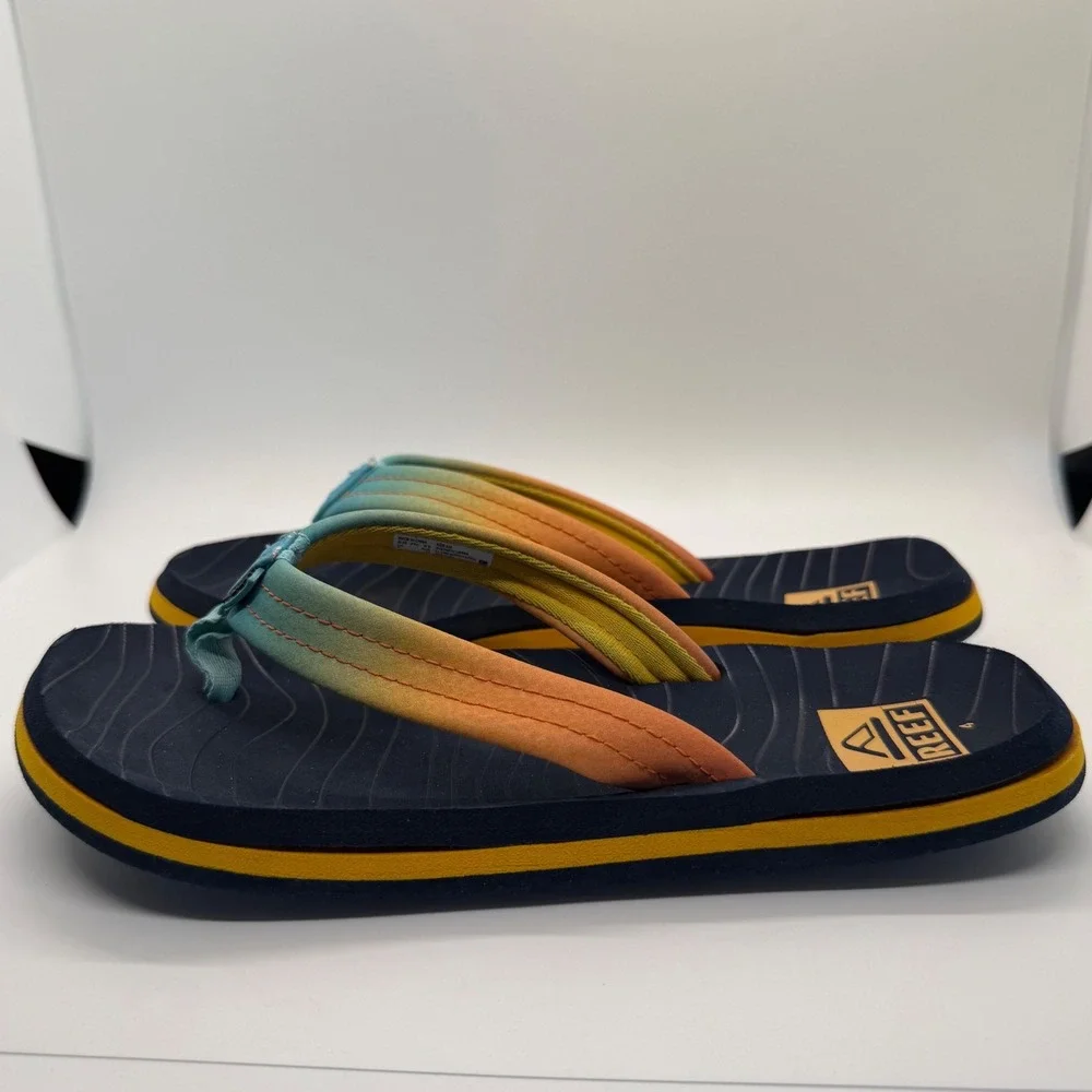 Reef Kids Ahi Flip Flops Blue Orange Ombre Sunset‎ Beach Sandals Size 4 Big Kid
